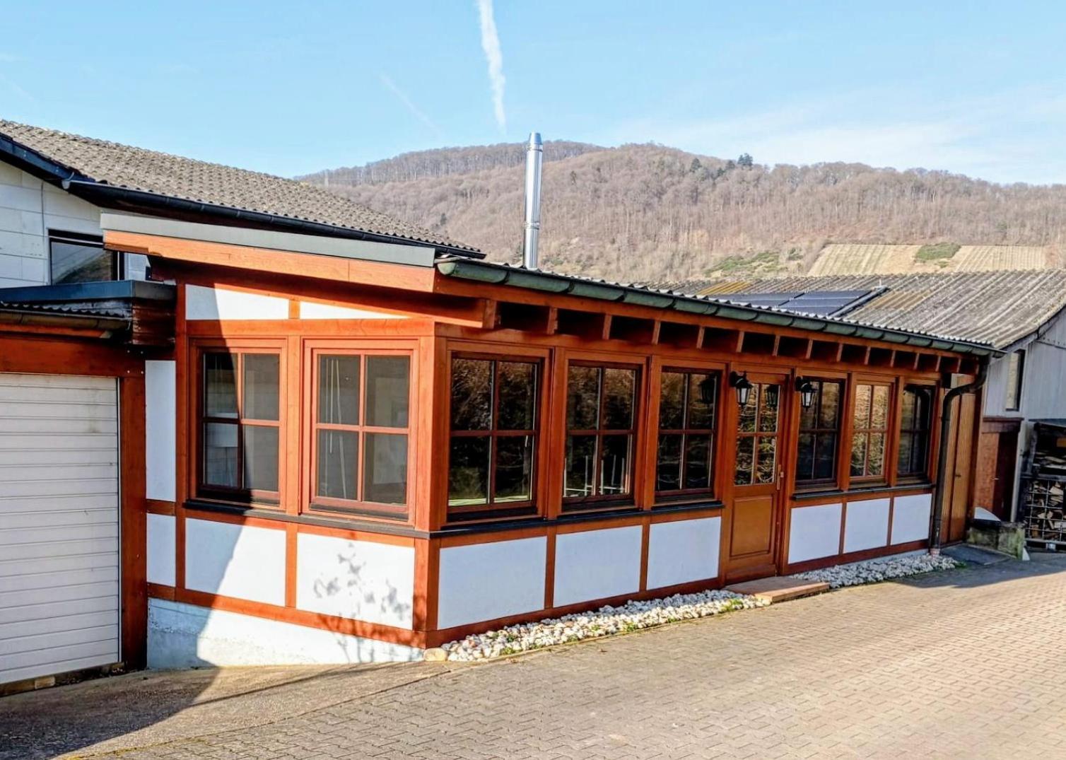 Moselferienweingut Schaefer Daire Wintrich Oda fotoğraf